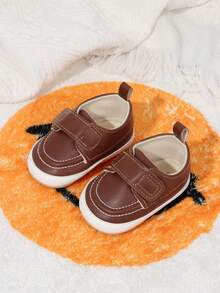 1 Pair Boys Solid Color PU Hook And Loop Flat Non-Slip 0-1 Years Old Infant Pre-Walker Shoes Simple Versatile Casual Sports Skate Shoes Suitable For Spring And Autumn - Brown - View 3