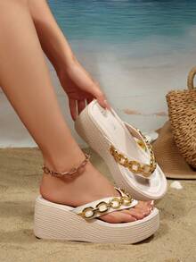 2026 Neue Sommer Keilabsatz Plateau Zehentrenner für Damen, Metallkette Dicke Sohle Plateau Sandalen, rutschfeste höhenvergrößernde Strandurlaub Hausschuhe - Beige - Übersicht 4