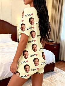 1件女款客製化臉部與文字睡衣套裝，黑色，附個性化臉部、LOVE與粉色愛心印花，柔軟面料，休閒風格，適合居家穿著 - 香檳色 - 查看 4