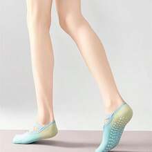 1 Pair Yoga Socks, Silicone Non-Slip Boat Socks, Gradient Color Invisible Socks For Aerobics, Non-Slip Heel Pilates Socks, All-Season - Gradient Yoga Socks - View 5