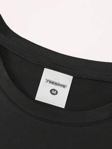 Camiseta de Manga Corta Estilo-Hop Oscuro con Estampado Urbano para Hombres - Negro - Ver 3