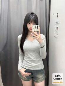 秋季女款 2 件組 92% 棉 V 領修身長袖 T 恤，黑色 + 淺灰色純色百搭舒適內搭上衣，休閒百搭修身上衣，適合秋冬 - 黑色+花灰色 - 查看 2