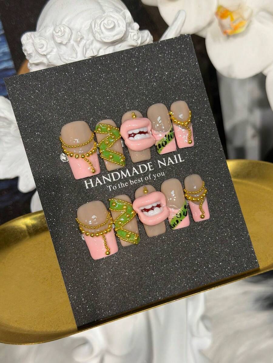 Handgemachte Y2K Millennium Style 3D Fangnägel mit Leopardenmuster und Goldkette, Press-On Nails für Abschlusssaison, Sommerreise, USA Unabhängigkeitstag Party - Pink - Übersicht 1