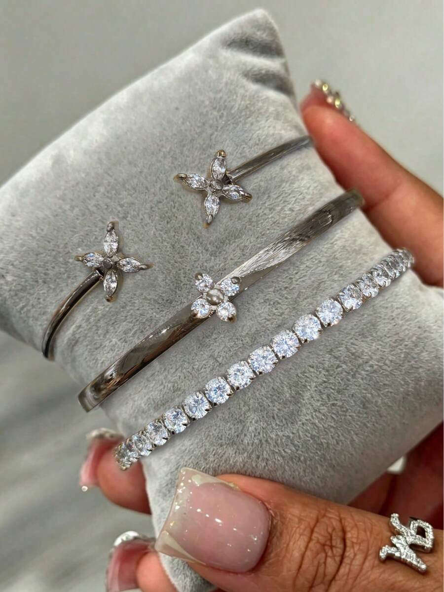 1/3Pcs Fashion Stainless Steel 18K Gold Plated Women's Four-Leaf Clover Rhinestone Bracelet With 18K Gold Four-Leaf Clover Stainless Steel Inlaid Cubic Zirconia Open Bracelet Set, Suitable For Women's Daily Wear, Holiday Gift, Fashion Women's Bracelet Set
