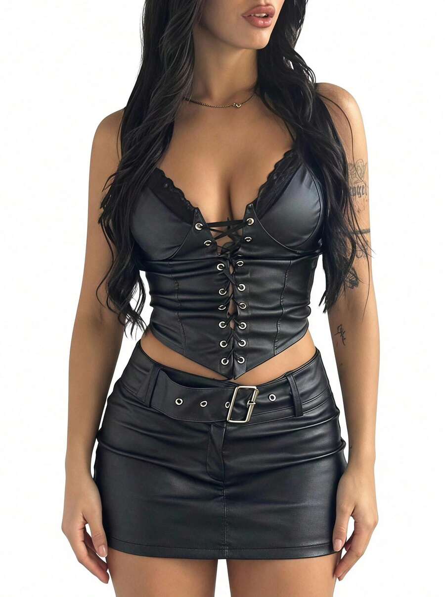 Blazique Top corto sexy de cuero PU, escote en V con cordones delanteros, dobladillo curvo, espalda descubierta, tirantes ajustables de espagueti, ropa de club negro casual de primavera - Ver 1