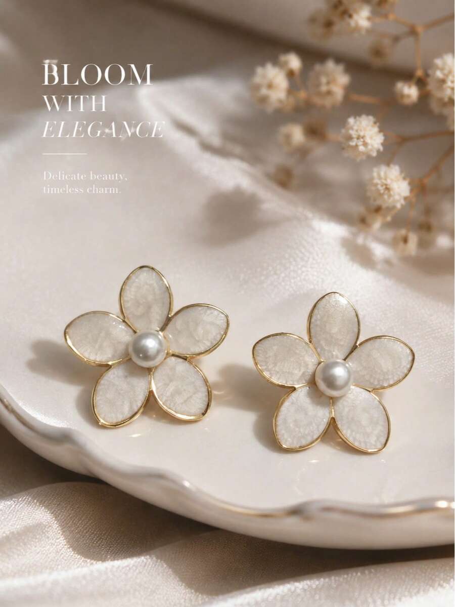 1 Pair Bohemian French Style Gentle Commute Luxury 316 Stainless Steel Gold-Plated Women's Earrings 2.5cm*2.5cm Pearlescent White Textured Five-Petal Flower Center Faux Pearl Stud Earrings For Women Workplace Spring Date Party Versatile Birthday Gift Back To School Season - Multicolor - View 1