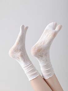 1 Pair Women's 2-Toe Tabby Split Toe Japanese Style Lace Trim Socks - White - View 2
