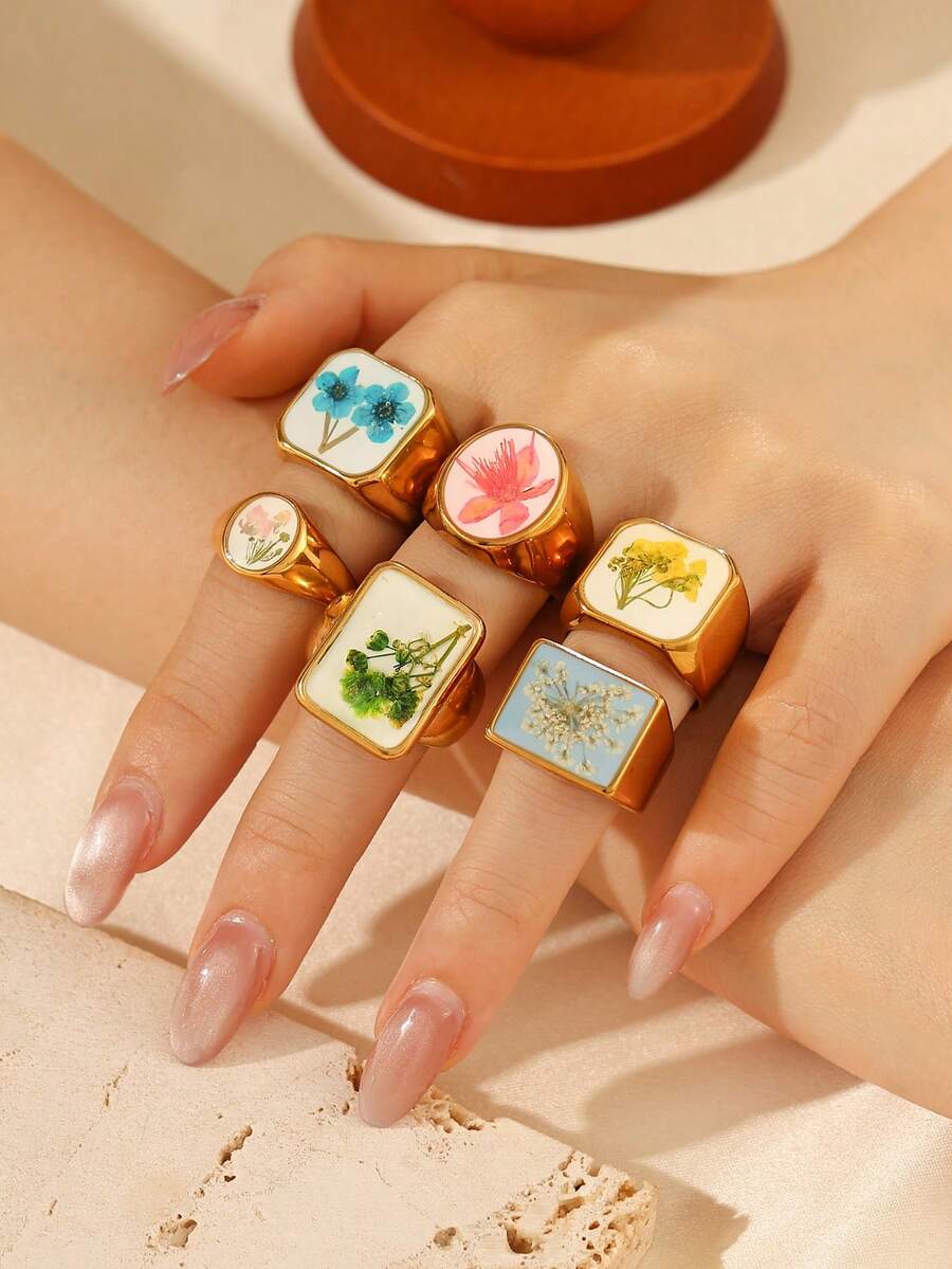 1pc Vintage Resin Dried Flower Stamp Ring For Women, 18K Gold Plated Stainless Steel Wide Band, Multiple Square & Oval Real Pressed Flower Designs, Niche Gentle Commute Vacation Versatile Gift Jewelry Piece, Dried Flower Shapes Vary And May Not Be Exactly Like The Image, Slight Variations (No Two Leaves In The World Are Exactly The Same) - Yellow Gold - View 1