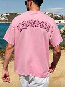 Geripptes, farblich abgesetztes Herren-T-Shirt aus 100% Baumwolle mit markantem Schneeflocken-Stil-Schriftzug-Muster und Taschendesign - Hellrosa - Übersicht 6