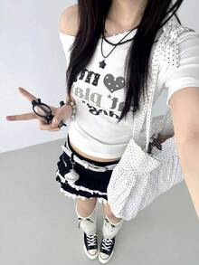 Y2K美学卡通字母印花不对称肩短袖T恤，性感修身露脐上衣休闲白色夏季波点 - 白色 - 查看 2