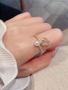 A Tulip Bud Pearl Opal Ring - Yellow Gold - View 4