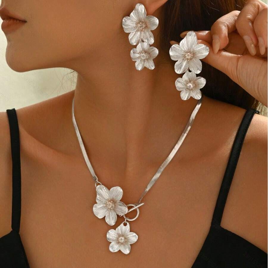 3pcs/Set European & American Vintage Elegant Floral Pendant OT Clasp Necklace & Earrings Jewelry Set For Women - Suitable For Daily Wear, Party, Wedding, Valentine's Day, Mother's Day, Thanksgiving And Birthday Gifts For Friends, Partners, Mothers And Elders - Silver - View 1