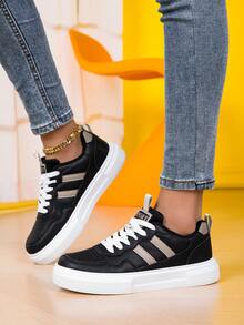 Women's New Lace-Up Skateboard Shoes, Plus Size Unisex Couple Shoes, Modern Fashion Outdoor Street Campus Versatile Casual Sports Shoes, Soft Sole Comfortable Not Tiring - Black - View 3