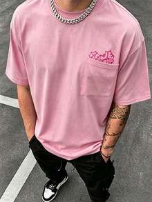 Geripptes, farblich abgesetztes Herren-T-Shirt aus 100% Baumwolle mit markantem Schneeflocken-Stil-Schriftzug-Muster und Taschendesign - Hellrosa - Übersicht 2