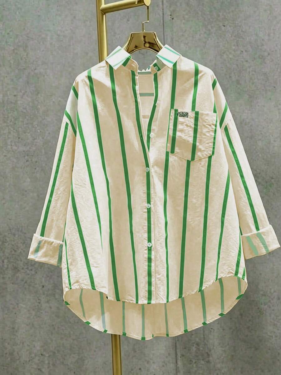 Camisa casual de mujer con bolsillo, hombros caídos, estampado de rayas verdes y parches, para primavera - Multicolor - Ver 1