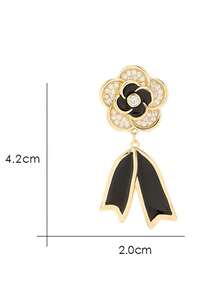 1pc Camellia Pendant Brooch, Fashion Creative Corsage Anti-Exposure Buckle Pin, Cardigan & Blazer Accessory - Black - View 4