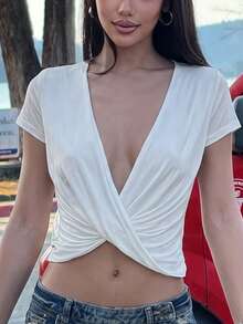 Daleeva 女款純色時尚短版交叉領深V領短袖T恤，街頭風與早午餐優雅白色 - 白色 - 查看 4