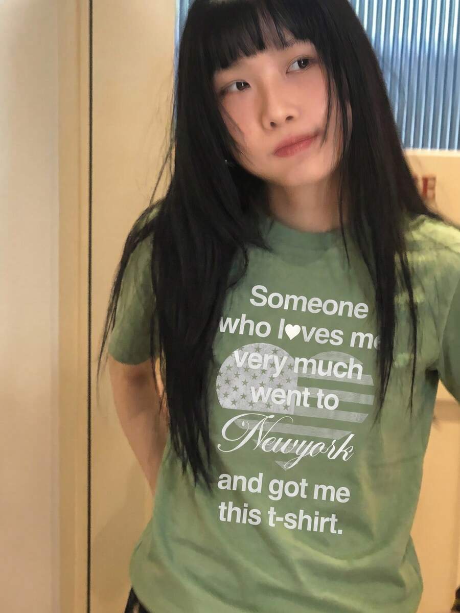 Y2K 2026夏季新款美式復古灰綠色愛心字母印花女款休閒寬鬆短袖上衣 - 橄欖綠 - 查看 1
