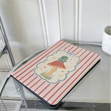 1 Pieza Estampado de Rana con Rayas Verticales Rosa Claro y Rojo sobre Marco de Lazo de Hongo Rojo Funda de Mesa Compatible con iPad 10ª Generación 10.9 Pulgadas 2022 Funda Inteligente/ Air 13(M3 2025)/ Air 11/ 11(A16 2025)/Galaxy Tab S10+/S9/A9,Compatible con Oppo Pad,Compatible con Huawei Matepad,Compatible con Vivo Pad,Compatible con Honor Pad,Compatible con Xiaoxin Pad - Multicolor - Ver 5