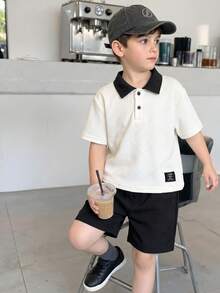 2件組 男童休閒學院風撞色 Polo 衫與鬆緊腰短褲套裝，夏季穿著 - 白色 - 查看 1