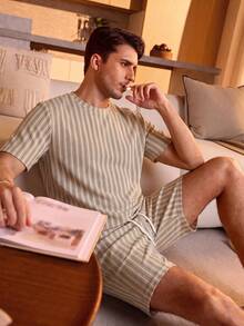 Set Kasual Pria: Kaos Lengan Pendek Kerah Bulat dan Celana Pendek Tali Serut - Light Grey - View 3