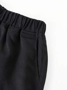 1件女款美式復古前衛時尚極簡百搭高級膝長短褲 - 黑色 - 查看 8