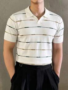 男士夏季清新對比色條紋針織 Polo 衫，V 領，透氣修身短袖，休閒百搭日常通勤上衣 - 白色 - 查看 3