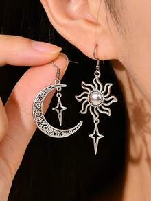 1 Pair Vintage Fashion Star & Moon Unique Asymmetric Design Personalized High-End Women's Earrings Suitable For Parties And Gatherings - Silver - View 2