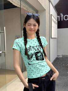 薄荷綠波點 Y2K T恤，復古人像與字母印花，夏季小眾美式辣妹風方肩短袖女款休閒上衣 - 薄荷綠 - 查看 1