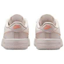 Nike Force 1 Low Lace SE Boys' Toddler Orewood Brown/Orange Pulse/Football Gray IR6936-100 | Court-To-Street Style, Iconic Silhouette - 灰粉紅色 - 查看 4