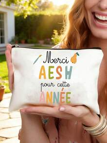 Bolsa de maquillaje con temática de profesora de francés, elegante regalo para el Día del Maestro, diseño de ilustración de corazón bilingüe francés-inglés "Gracias Maestro", regalo de aprecio para educadores, bolsa de almacenamiento de maquillaje estilo negro, bolsa de aseo portátil, adecuada para viajes, vacaciones, camping y uso al aire libre, regalo de aprecio para maestros, diseño creativo, bolsa de almacenamiento de aseo de viaje ligera unisex - regalo perfecto de graduación o elección creativa para el Día del Maestro. - Multicolor - Ver 3