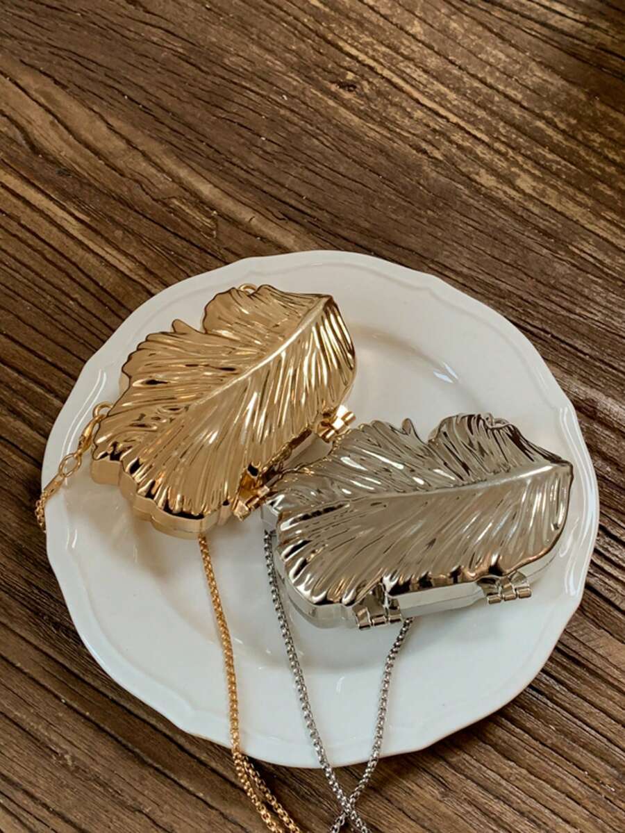 1 pieza Mini bolsa de labial con cadena de hoja y carcasa dura en relieve de unicolor, bolsa bandolera esencial para compras y viajes