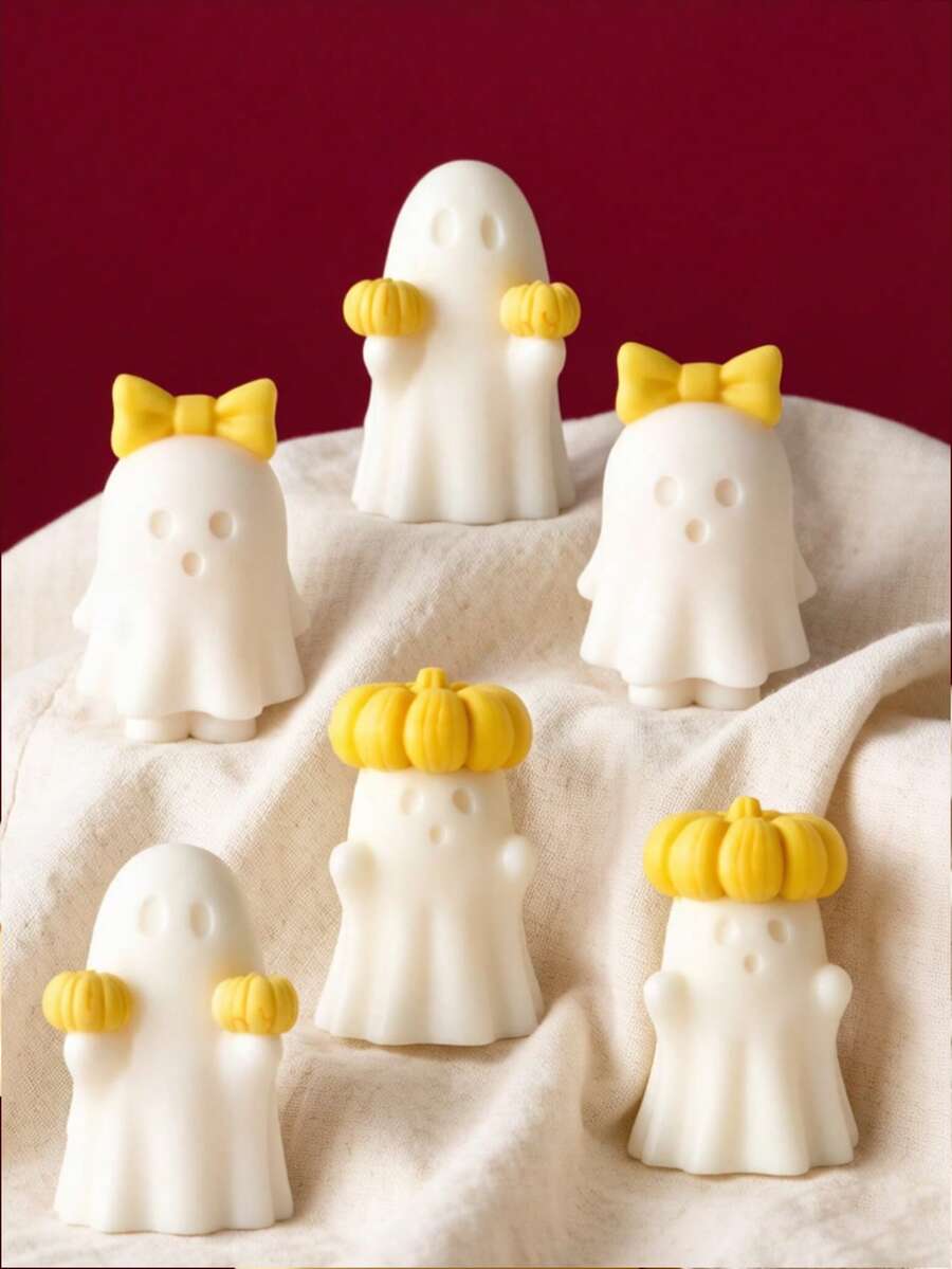 Moule en silicone pour bougie d'aromathérapie fantôme mignon d'Halloween avec nœud papillon, 3 têtes de citrouille fantôme petit nœud papillon, moule 3D DIY fait main pour diffuseur de parfum en plâtre, taille compacte et exquise, flexible et facile à démouler, matériau silicone inodore, convient pour couler la cire de soja, la cire d'abeille, le plâtre, la résine, le savon fait main - moisissure fantôme - Voir 1