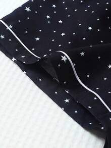 2件組女款舒適星星迷你圓點印花翻領鈕扣短袖口袋上衣與蝴蝶結短褲睡衣居家服套裝，春夏款，適合居家使用 - 寶藍色 - 查看 7