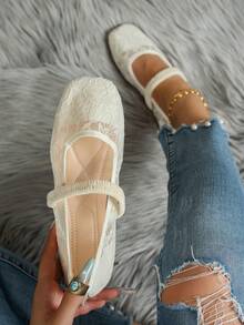 White Women's Hollow Lace Mary Jane Flats, Fashion Design Square Toe Single Strap Soft Sole Daily Walking Shoes, All-Season Versatile Casual Shoes - White - View 4