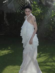 女款白色掛脖中長洋裝，收腰層次飄逸度假風，休閒優雅夏季沙灘洋裝 - 白色 - 查看 6