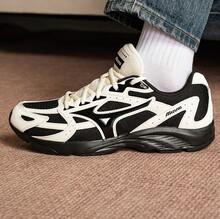 Mizuno 新款防滑網布透氣 SPARK CNIII 復古休閒跑步鞋 中性款 - 米白色/黑色 - 查看 8