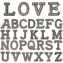 Juego completo de 26 letras con parches bordados de strass de colores sobre fondo negro, parches de letras A-Z para transferencia de calor, parches bordados para coser, uso DIY para nombres en ropa - conjunto de 26 letras - Ver 9