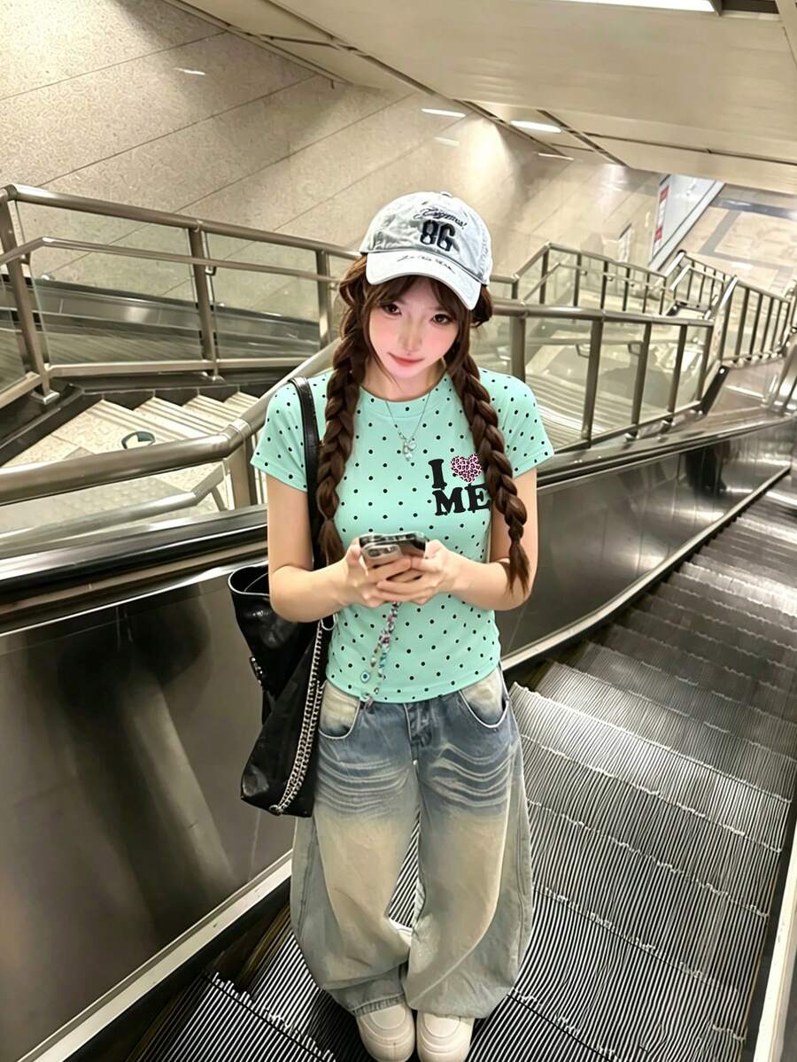 薄荷綠愛心字母印花方領短袖女款T恤,性感修身夏季小眾波點上衣,休閒度假風 - 薄荷綠 - 查看 1