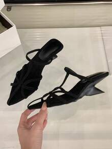 女款復古細帶涼鞋 小眾設計不對稱坡跟高跟露趾夏季鞋 - 黑色 - 查看 6