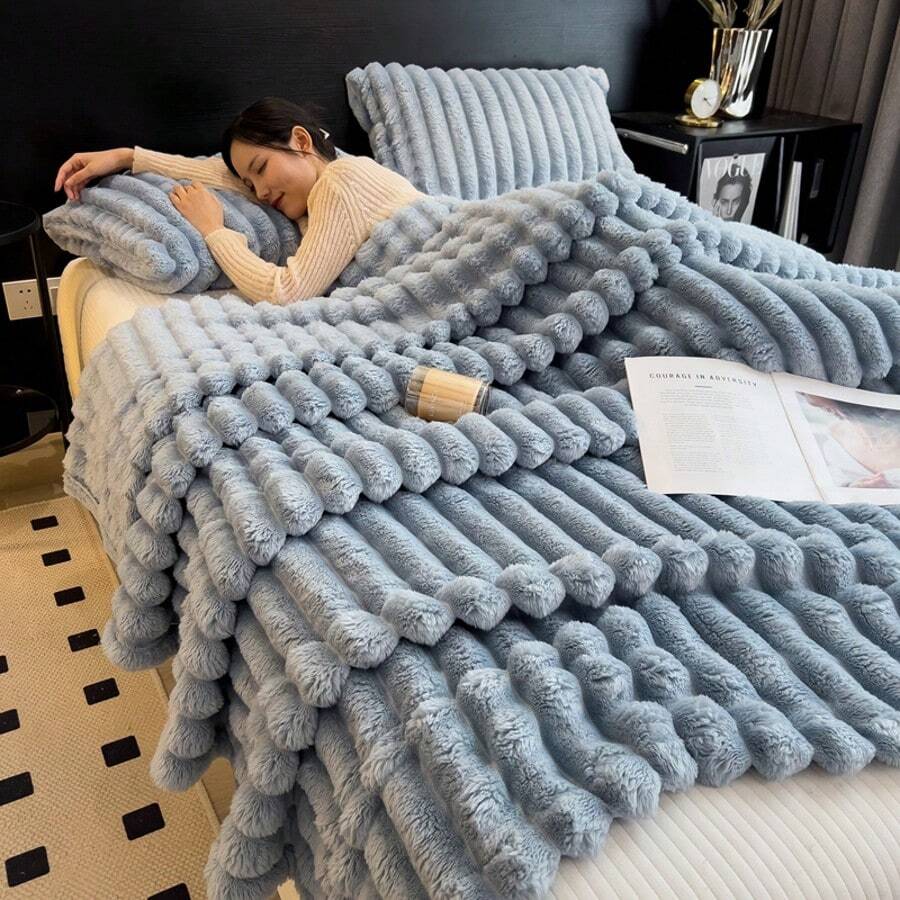 1pc Soft Plush Blanket Modern Style Machine Washable All Season Suitable For Bed Sofa Camping Gift Room Bedroom Decor Blanket Halloween
