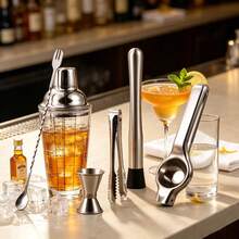 6件組不鏽鋼調酒器套組,附刻度玻璃搖酒器、壓汁棒、量酒杯、冰夾、吧勺、檸檬擠汁器,居家調製調酒與莫希托工具,家用吧台商用冷飲製作全套,適用酒吧、酒館、夜店、餐廳與居家使用 - 查看 13