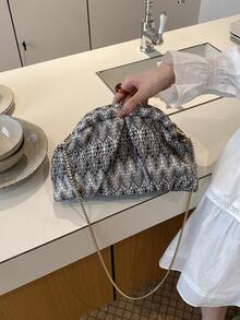 Dedoo This Lady Is Holding A Clutch Bag Made Of Woven Pleats, The Pleats Are Light As Clouds, Fashionable And Minimalist - Multicolor - View 3
