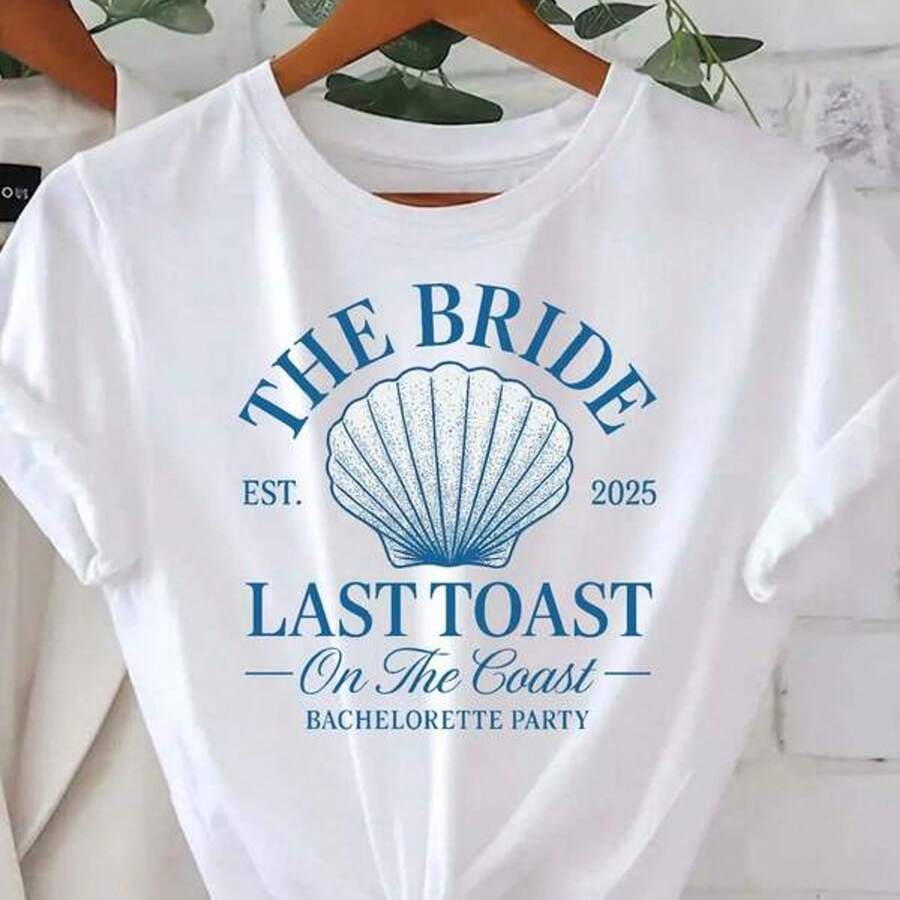 Camiseta de Fiesta de Despedida de Soltera con Estampado Costero - Diseño The Bride Est. 2025 Last Toast Seashell, Cuello Redondo Blanco y Azul, Top C - Blanco - Ver 1