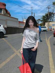 女款秋季美式風露肩短袖針織T恤，刺繡細節，可愛休閒上衣，適合夏季 - 灰色 - 查看 4