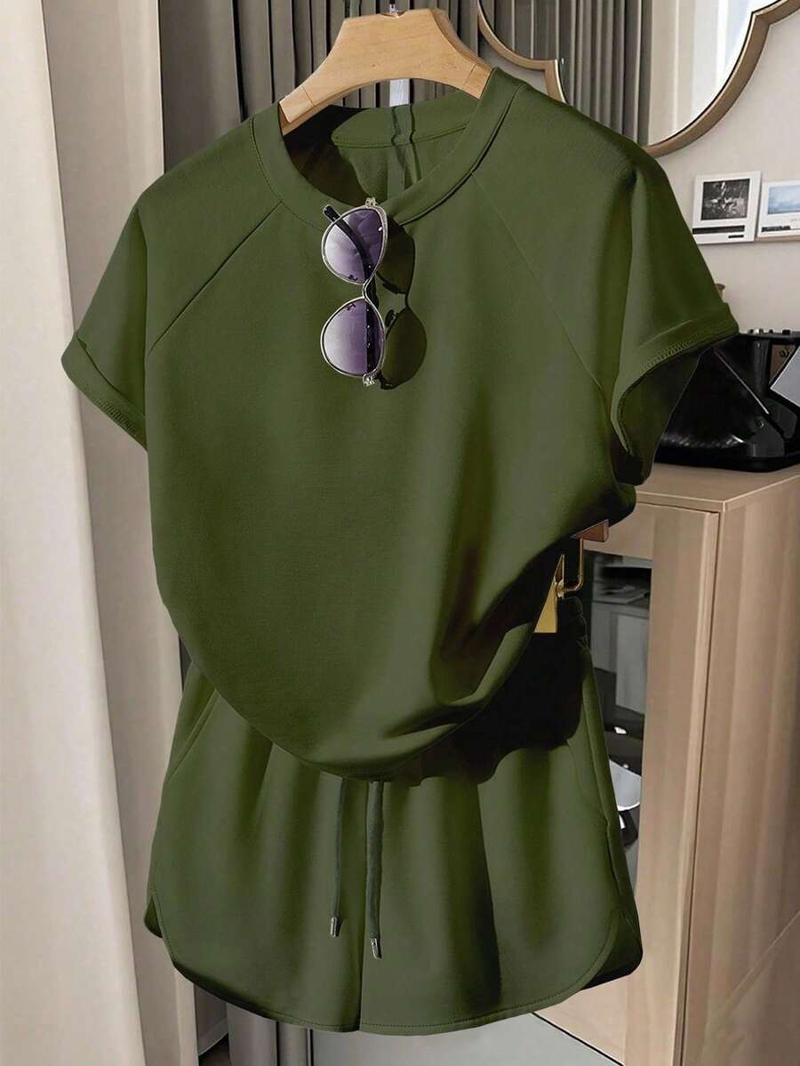 Resyla Women's T-Shirt And Shorts Set, Solid Yellow, Summer Casual Wear, Graphic Design, Stylish, Versatile, For Daily Wear, Outdoor Activities, Shopping, Travel UQVO - 軍綠色 - 查看 1