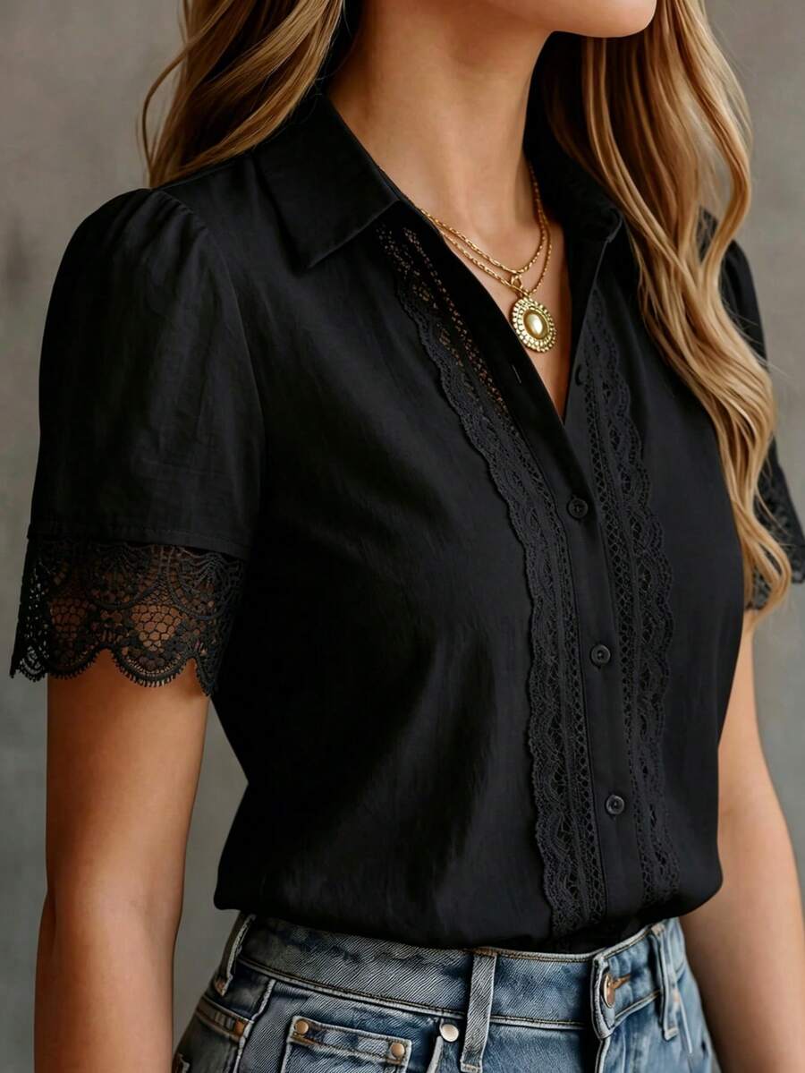 Blus Lengan Pendek Kerah Kemeja Putih dengan Hiasan Renda dan Patchwork - Hitam - View 1