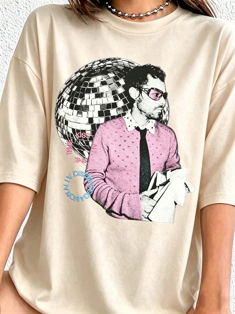 Kiss All The Time Shirt, HS4 New Album Graphic Tee, Harry Fan Tour Style T-Shirt. Women's Fashionable Casual T-Shirt With Creative Print, Short Sleeve, Round Neck, For Spring - 杏色的 - 查看 1