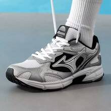 Mizuno 新款 SPEED 2K 緩震透氣網布多功能休閒跑步鞋 中性款 - 銀白色/黑色 - 查看 3