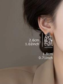 1 Pair Fashion Flocked Leopard Print Hoop Earrings Suitable For Women's Party Wear - Silver - View 4